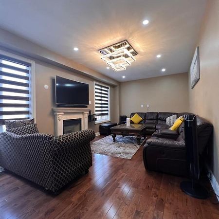 Spacious Detached In Brampton Extérieur photo