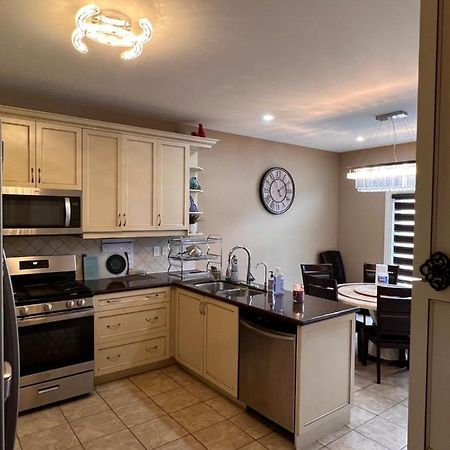 Spacious Detached In Brampton Extérieur photo