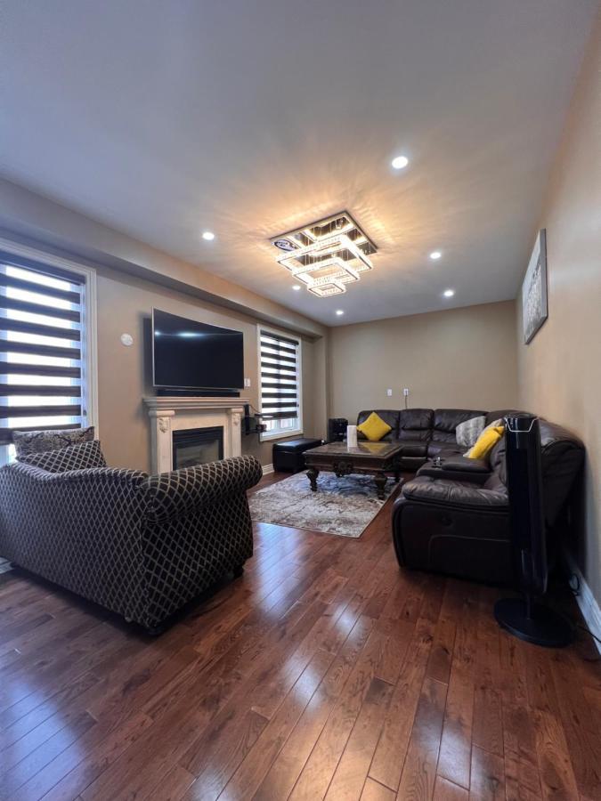 Spacious Detached In Brampton Extérieur photo