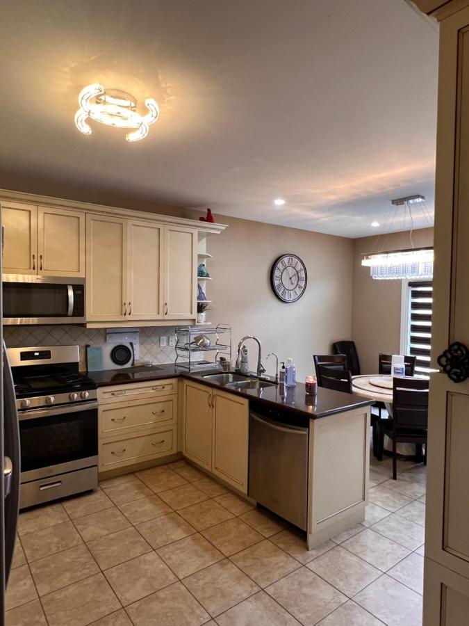 Spacious Detached In Brampton Extérieur photo