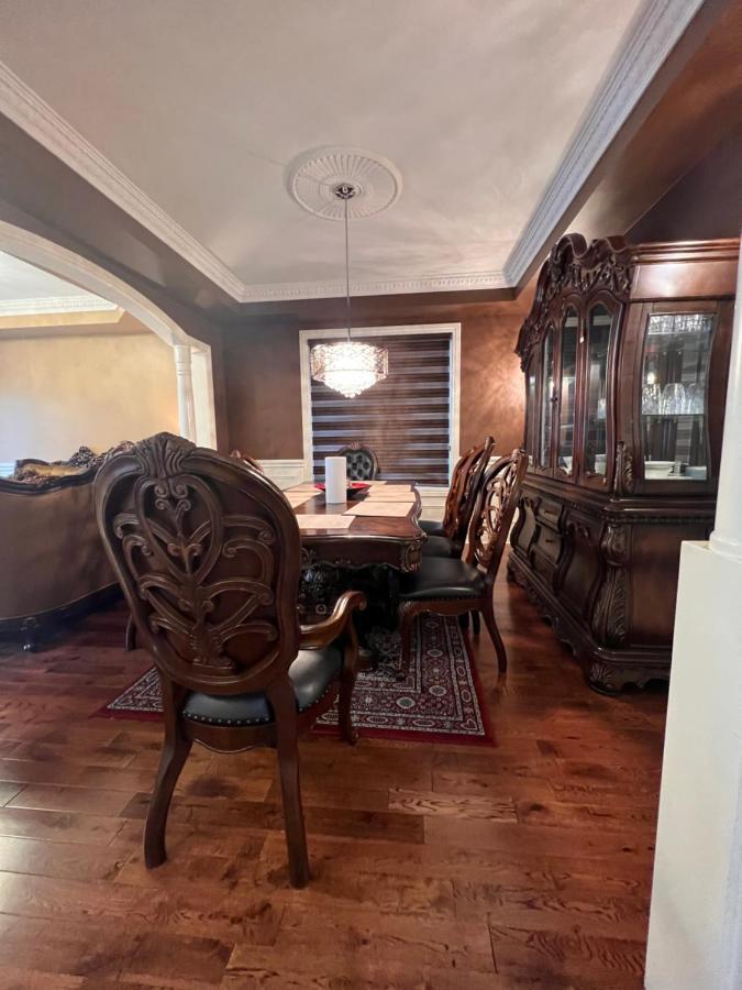 Spacious Detached In Brampton Extérieur photo