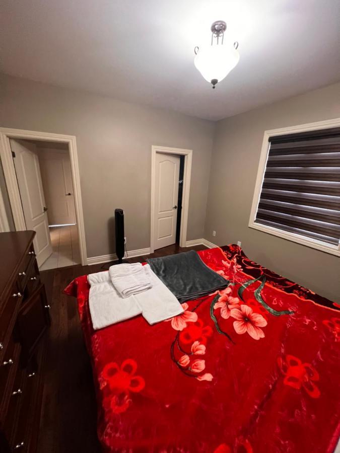 Spacious Detached In Brampton Extérieur photo