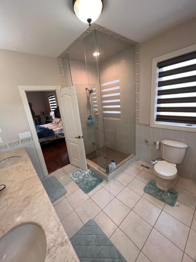 Spacious Detached In Brampton Extérieur photo