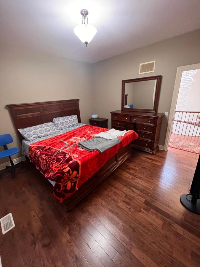 Spacious Detached In Brampton Extérieur photo