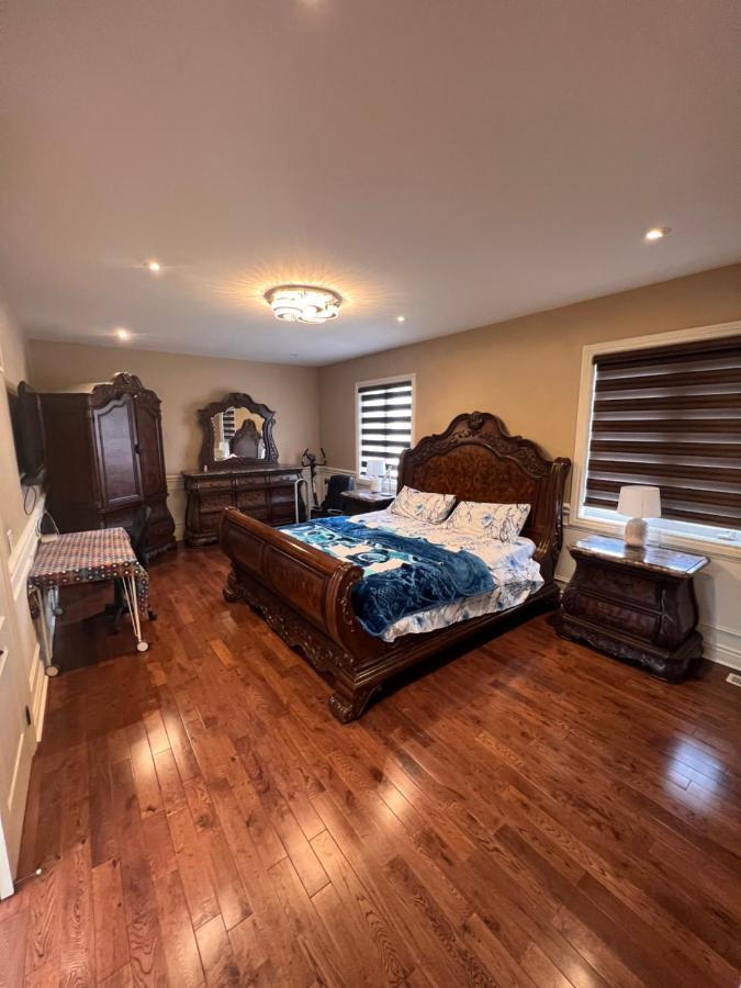 Spacious Detached In Brampton Extérieur photo