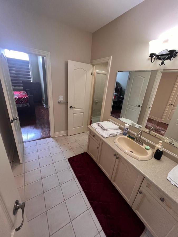 Spacious Detached In Brampton Extérieur photo