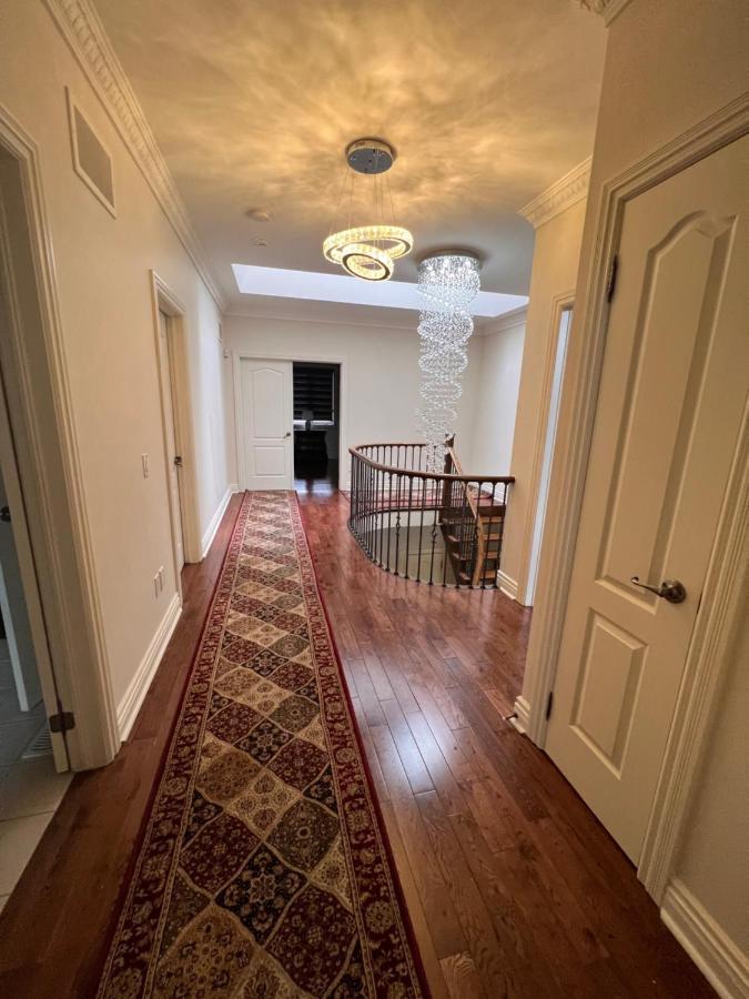Spacious Detached In Brampton Extérieur photo