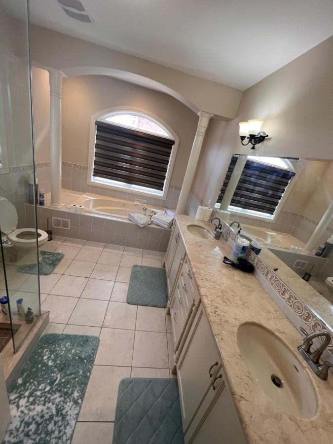 Spacious Detached In Brampton Extérieur photo