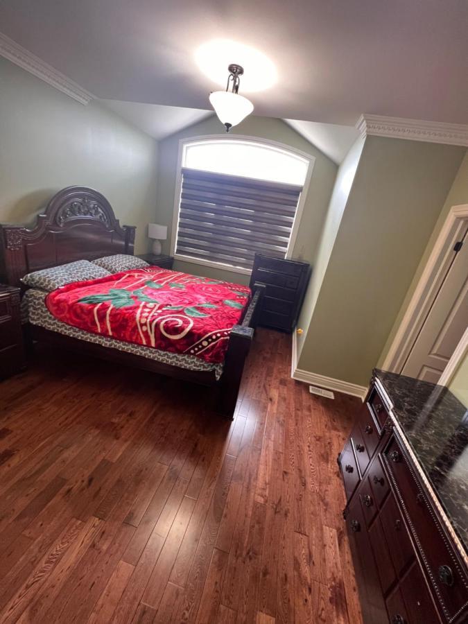 Spacious Detached In Brampton Extérieur photo