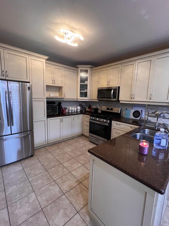 Spacious Detached In Brampton Extérieur photo